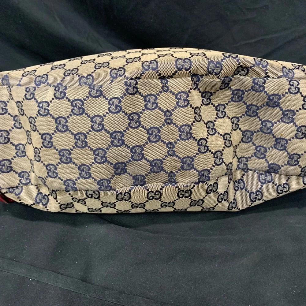 Gucci Red and Brown Shoulder Bag with Monogram Canvas - Picture 4 of 7